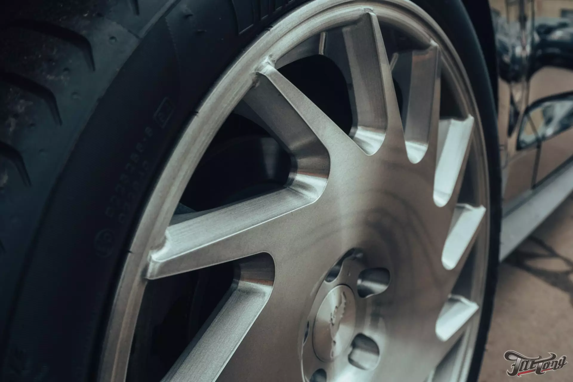 Изготовили комплект кованых дисков с финишной обработкой брашед для Ford Mustang!